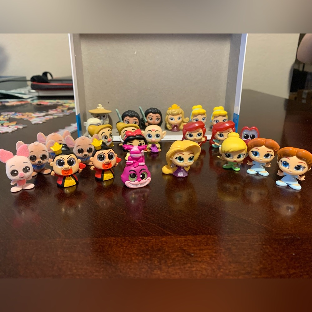 Disney Doorables Series 6 Bundle of 25 Figures